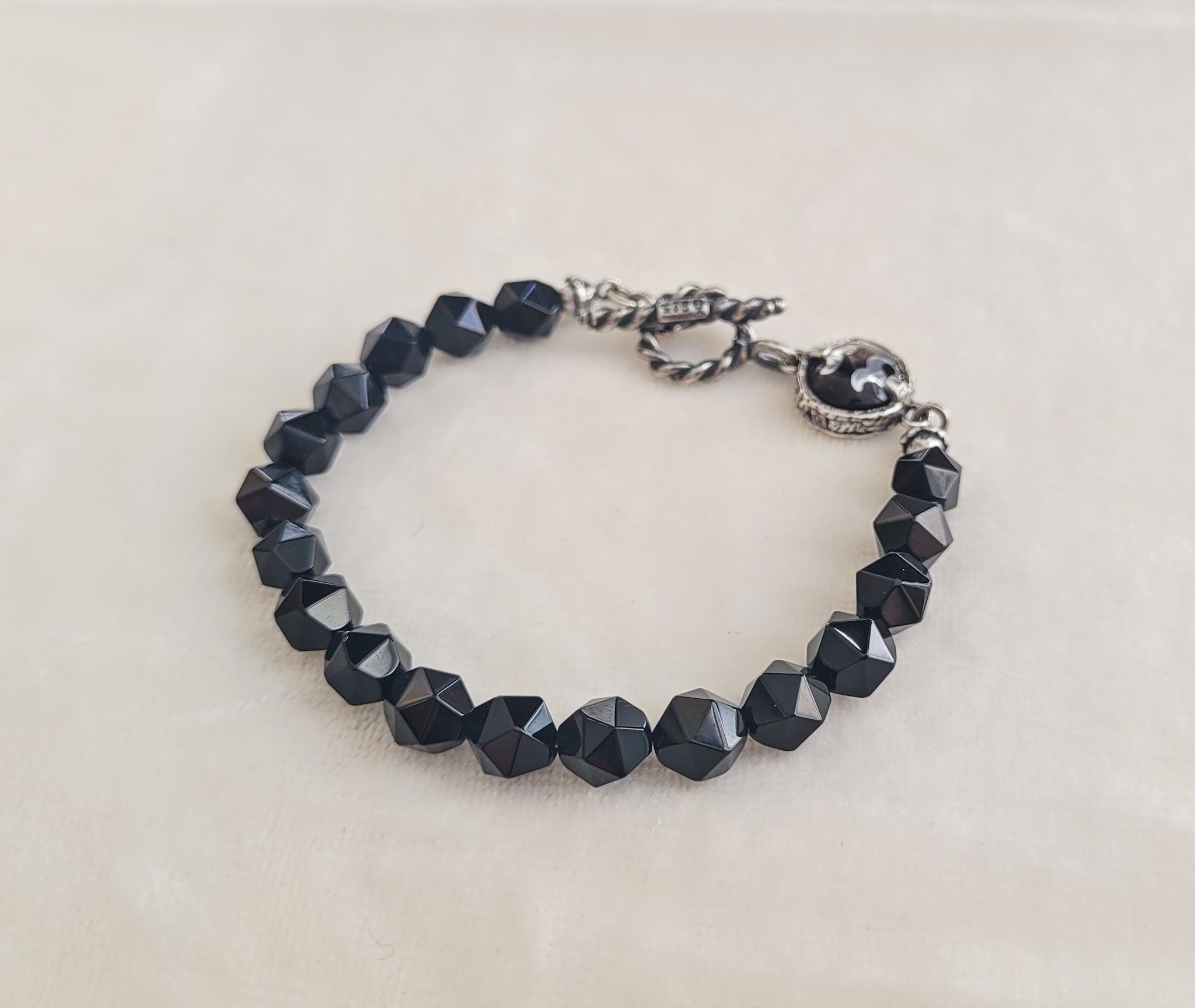 Armband, Sterling-Silber mit scharzem Onyx