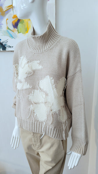 Pulli mit Faden-Details