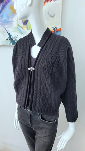 Cardigan mit Kaschmir und Broschenschliesse