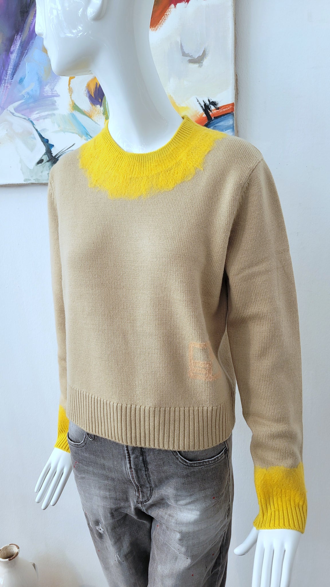 Pulli mit verfilztem Detail