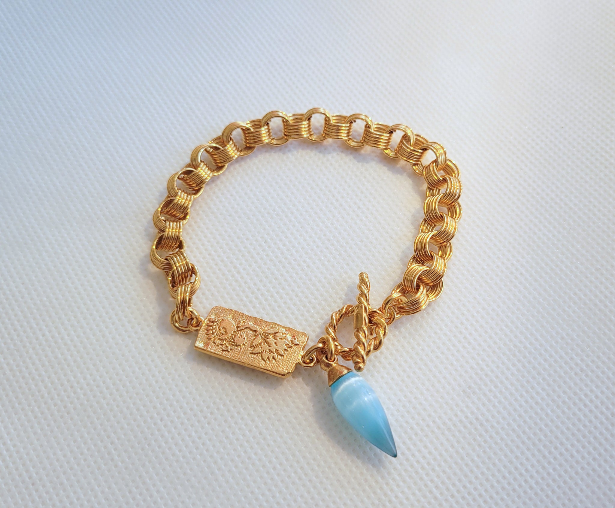 Armband mit blauem Tigerauge-Tropfen