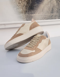 Sneaker glatt
