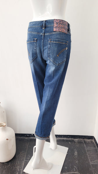 Jeans mit Knöpfen