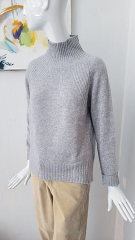 Pulli mit Stehkragen & Details (grau)