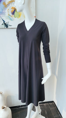 Kleid, hinten tailliert (schwarz)