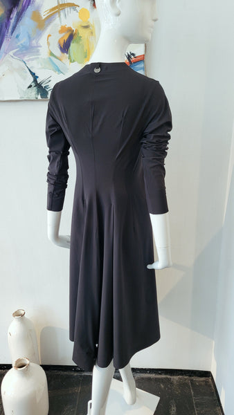 Kleid, hinten tailliert (schwarz)