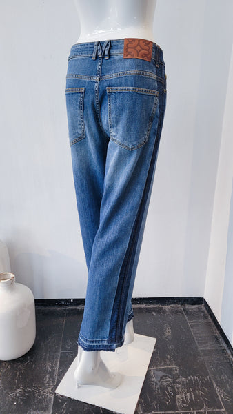 Jeans mit Nähtendetails