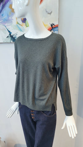 Pulli dünn, kastig (grün melliert)