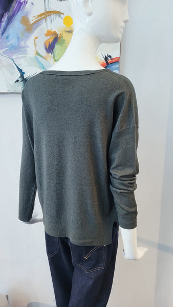 Pulli dünn, kastig (grün melliert)