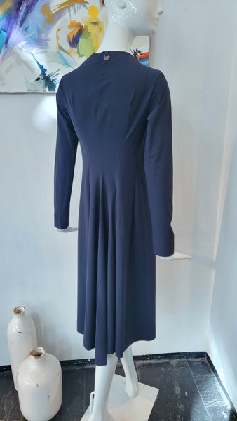 Kleid hinten taillert (d.blau)