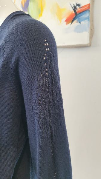 Pulli mit Ajour auf Ärmel (blau)