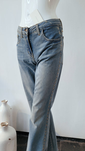 Jeans mit Nieten