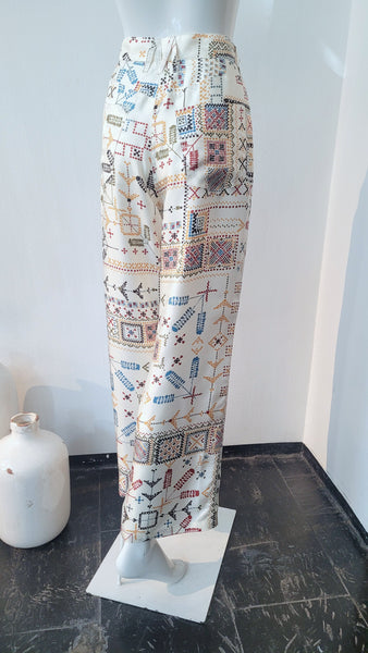 Seidenhose weit