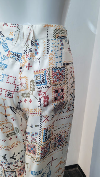 Seidenhose weit