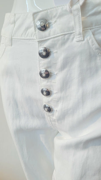 Leichte Hose mit Zierknöpfen (weiss)