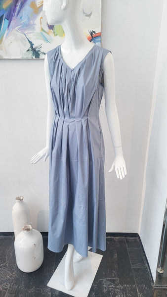 Kleid mit Falten