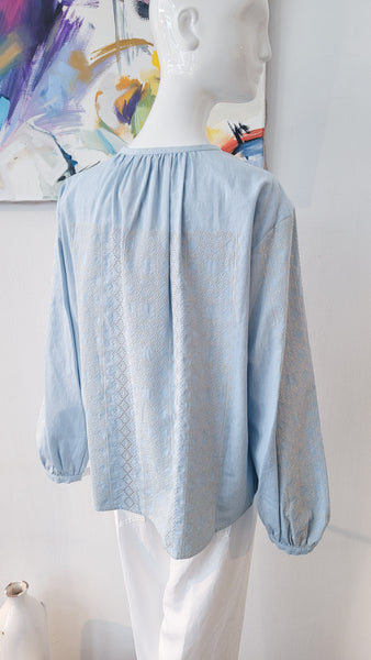 Bluse mit Stickerei overs. (h.blau)