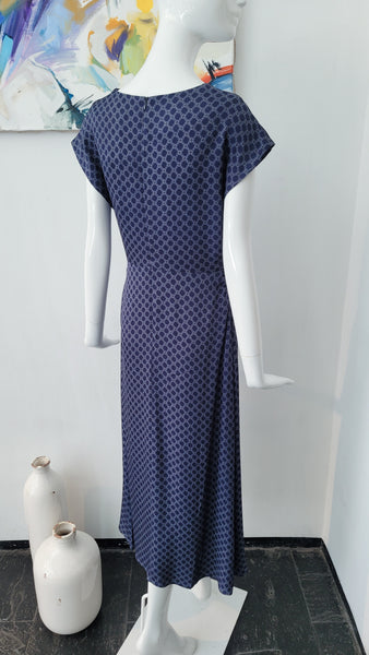 Kleid mit Wasserfallkragen asymmetr.
