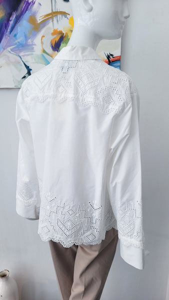 Bluse mit Lochstickerei
