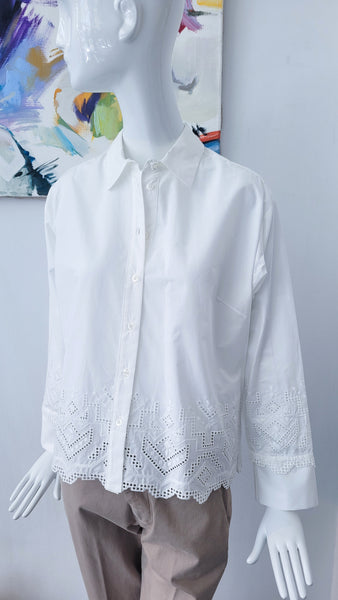 Bluse mit Lochstickerei