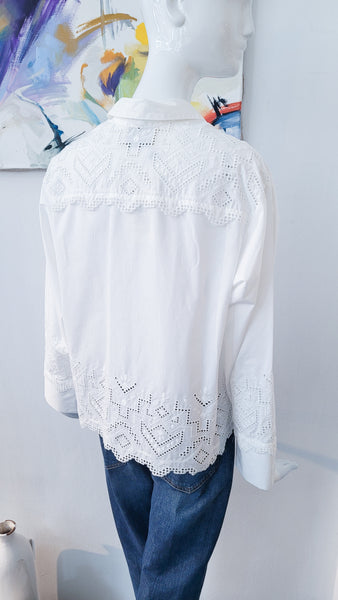 Bluse mit Lochstickerei