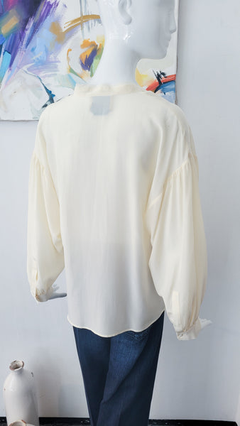 Seidenbluse mit Vollant & Spitzendetail