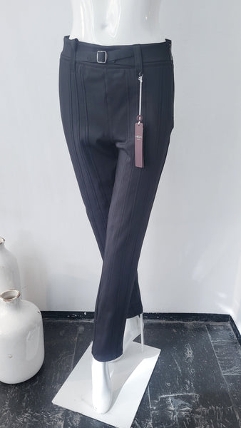Hightech-Hose paspiliert  mit Gürteldetails (schwarz)