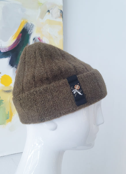 Mütze mit Stickereidetail (khaki)