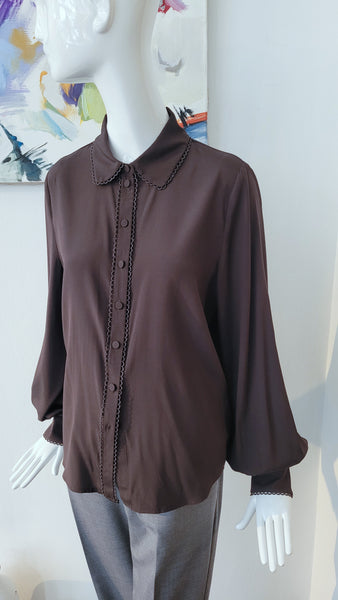 Seidenbluse mit Stickereidetail (dunkelbraun)