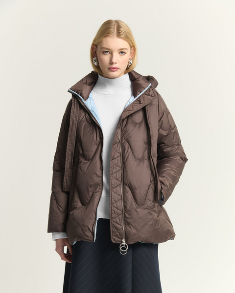Daunenjacke mit abnehmbarer Kaputze